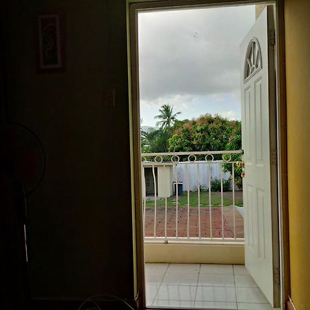 Impeccable Guest Rooms 2 Κίνγκστον Δωμάτιο φωτογραφία
