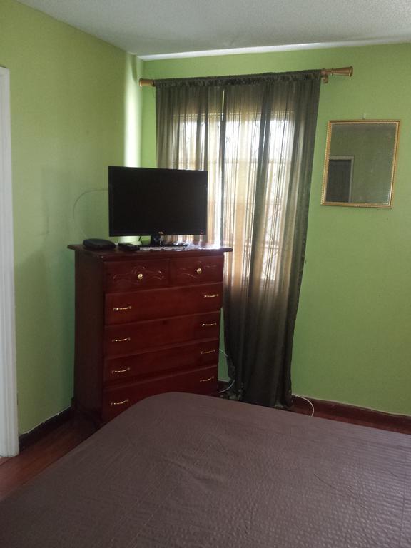Impeccable Guest Rooms 2 Κίνγκστον Δωμάτιο φωτογραφία