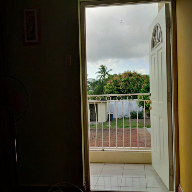 Impeccable Guest Rooms 2 Κίνγκστον Δωμάτιο φωτογραφία