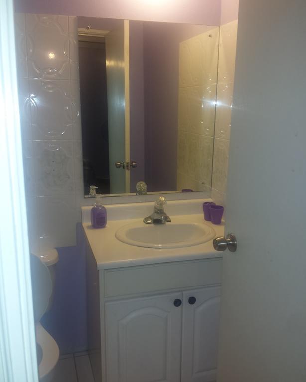 Impeccable Guest Rooms 2 Κίνγκστον Δωμάτιο φωτογραφία