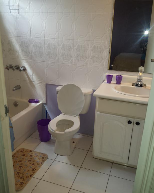 Impeccable Guest Rooms 2 Κίνγκστον Δωμάτιο φωτογραφία